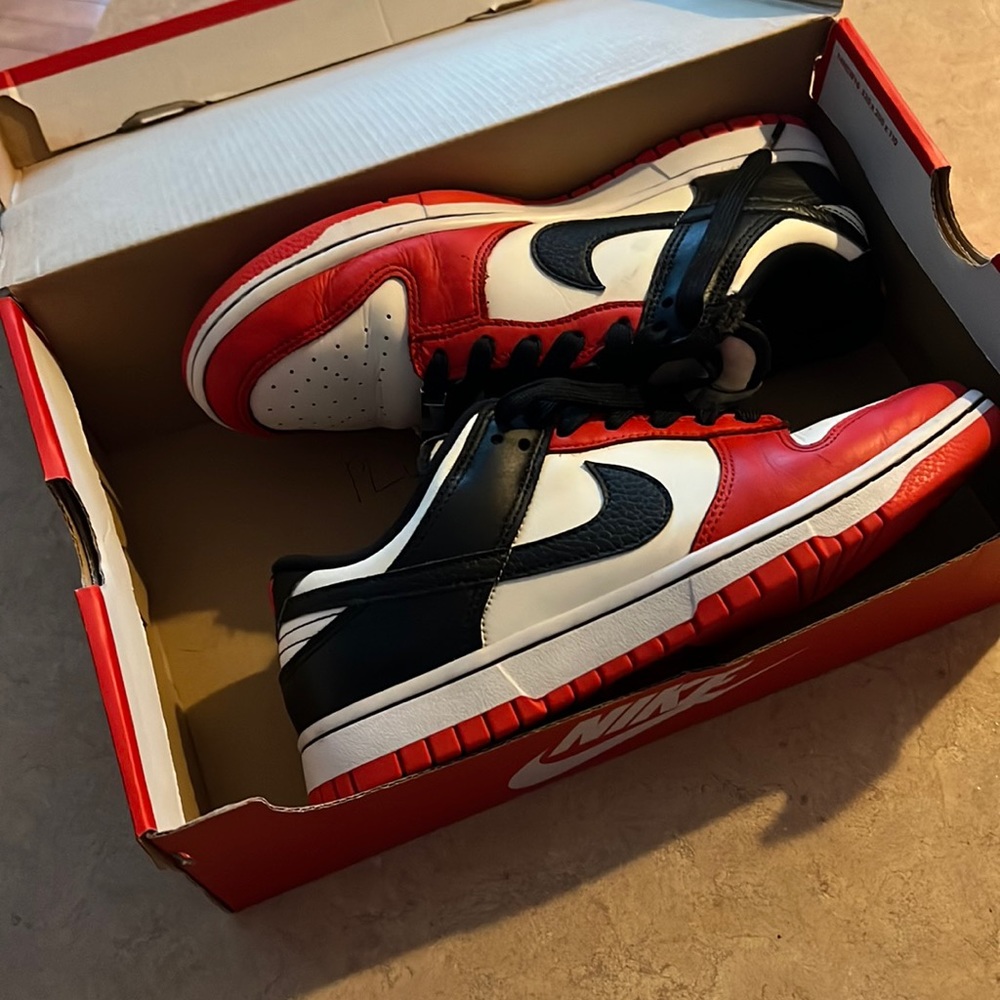 Nike Dunk Low Retro Chicago EMB size 7.5